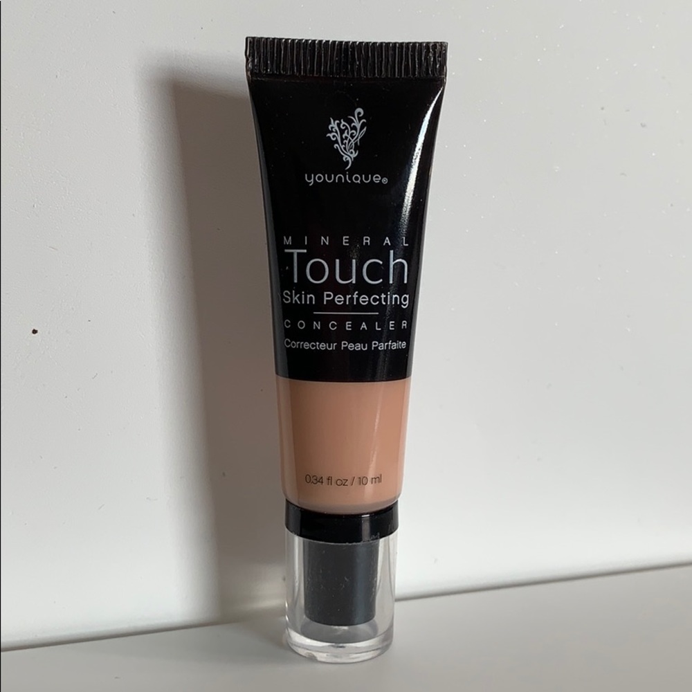 Younique Concealer Mineral Touch Skin Perfecting